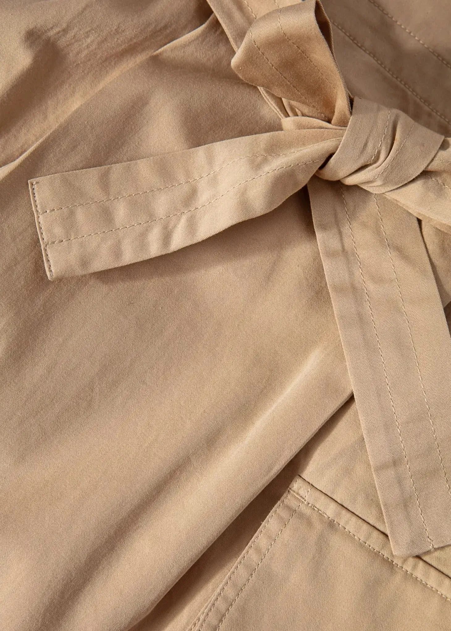 Beige cargokjol i bomull
