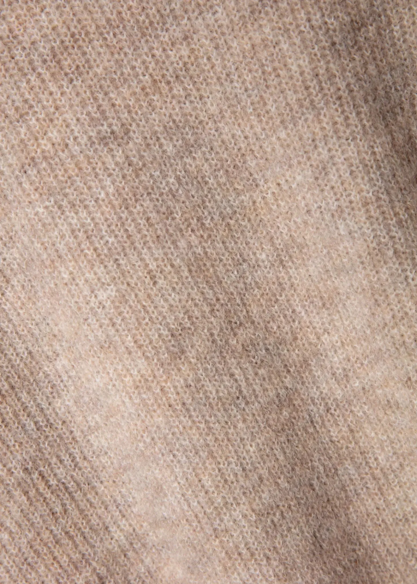 Beige ribbstickad tröja