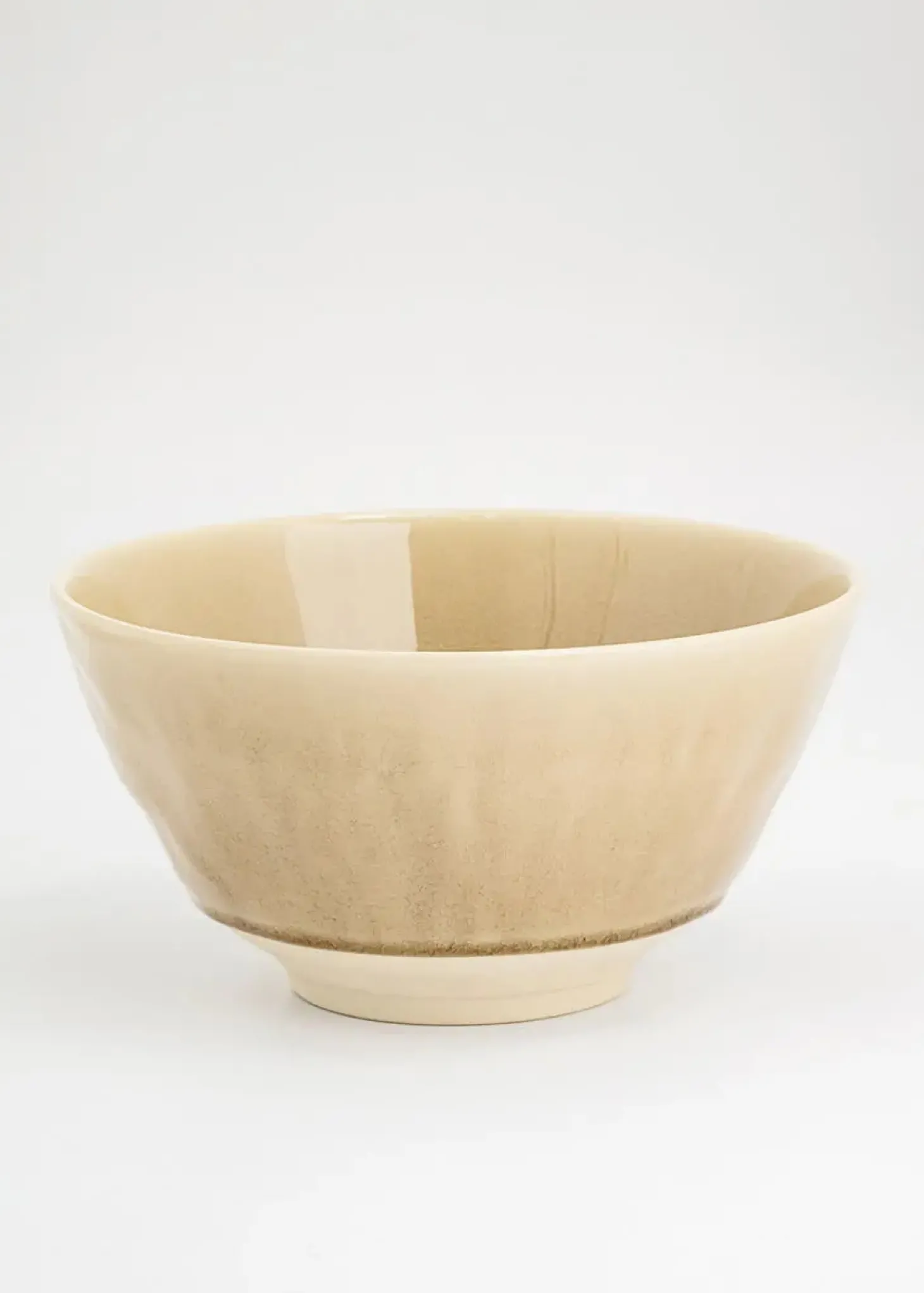 Beige salladsskål i stengods