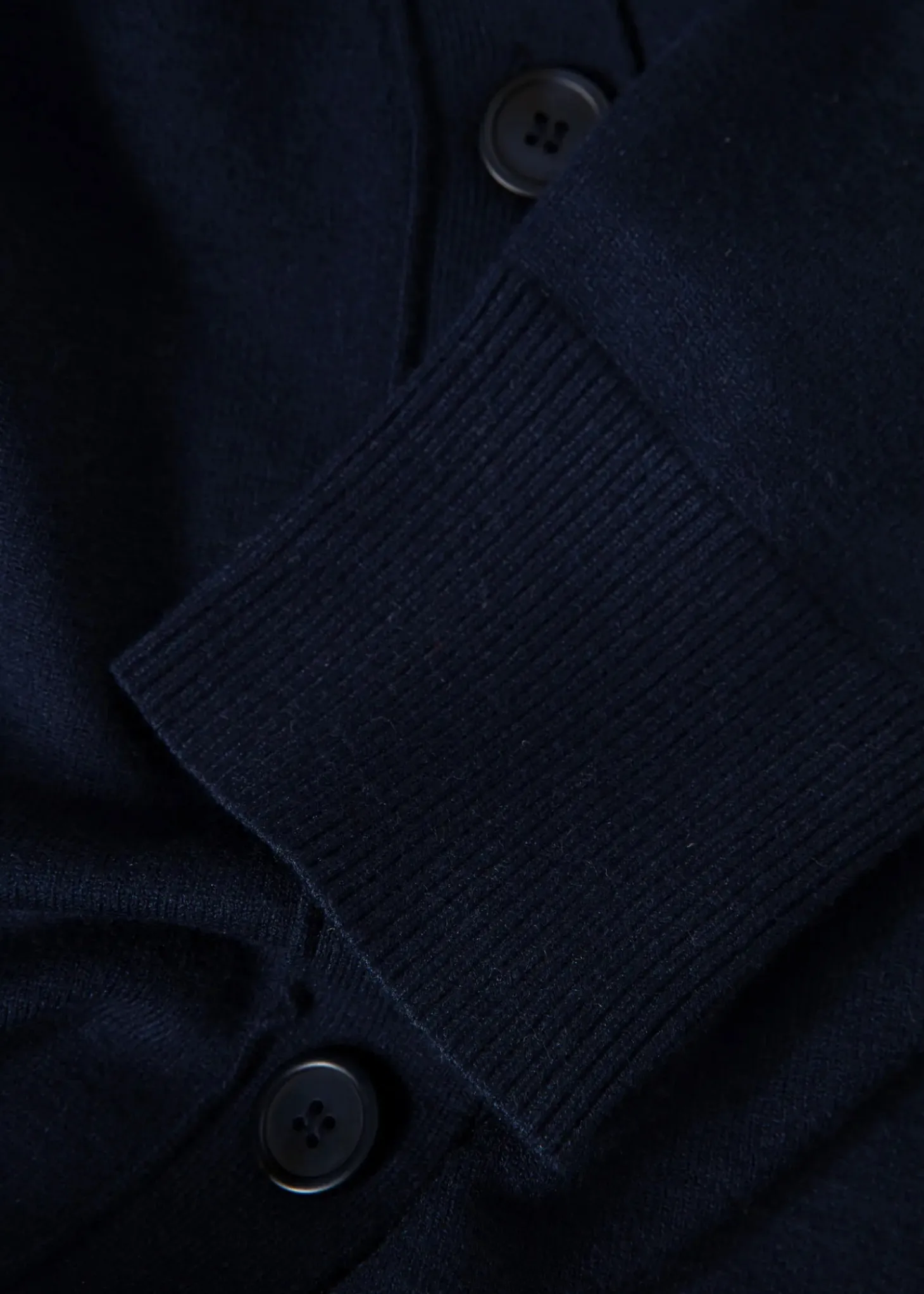 Blå finstickad cardigan