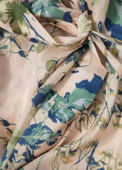 Blommig lång kimono