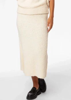 Boucléstickad lång kjol