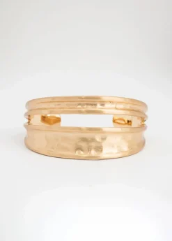 Brett guldfärgat armband
