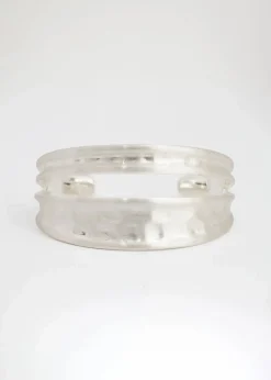 Brett silverfärgat armband