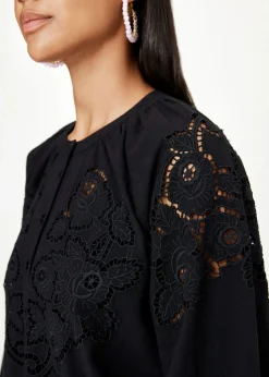 Broderad blus