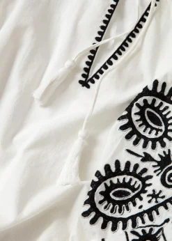 Broderad blus med puffärm