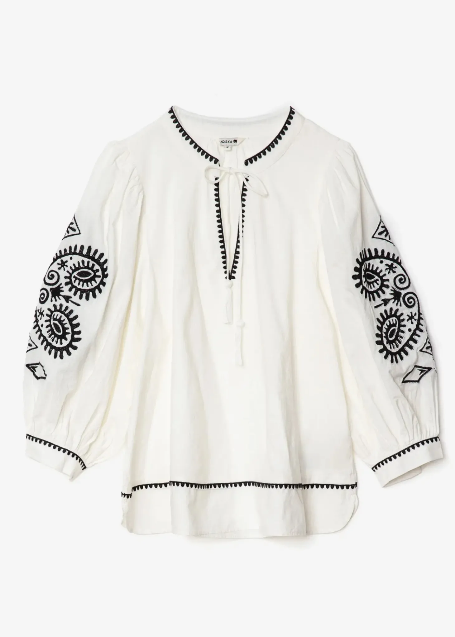 Broderad blus med puffärm
