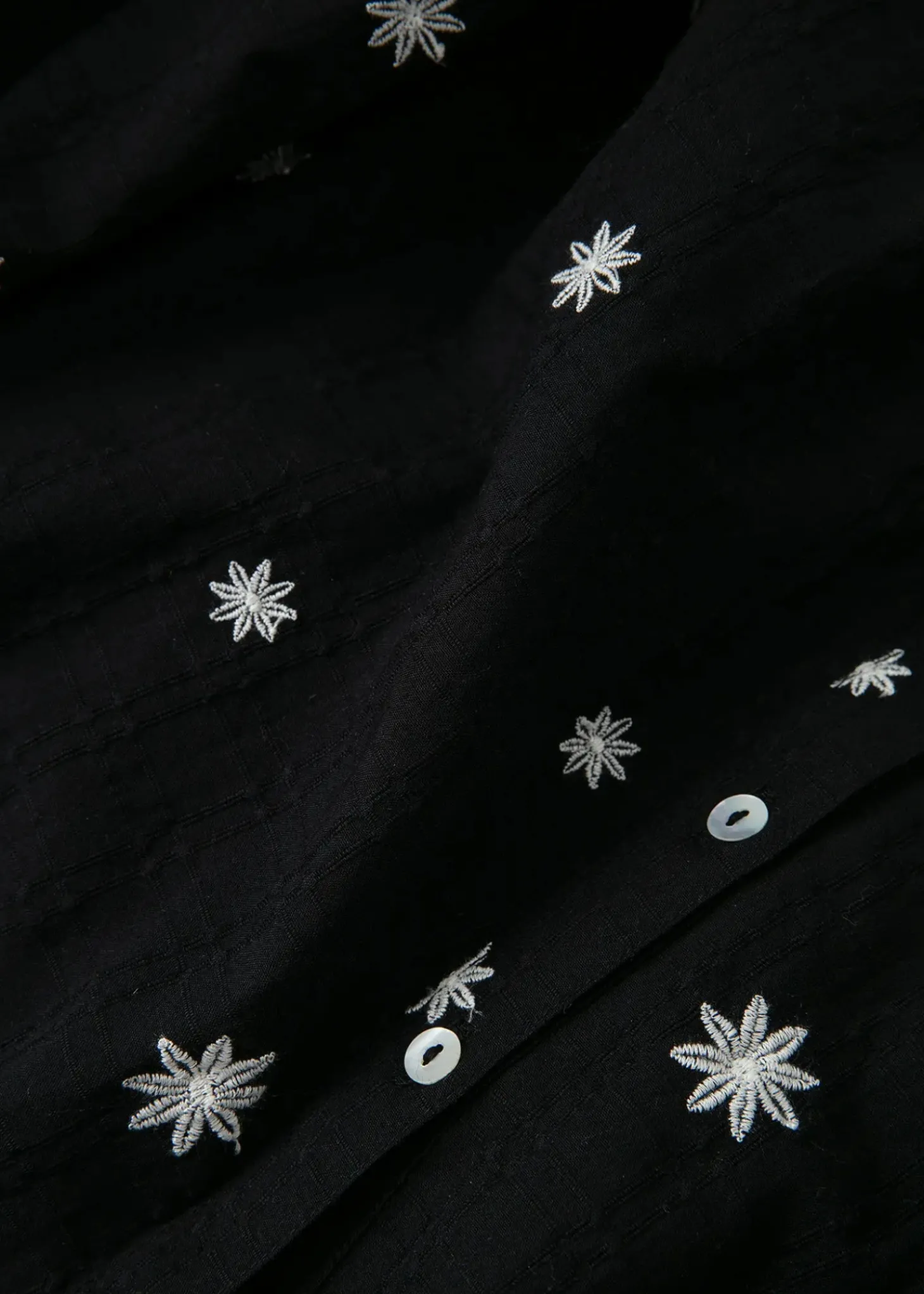 Broderad bomullsblus