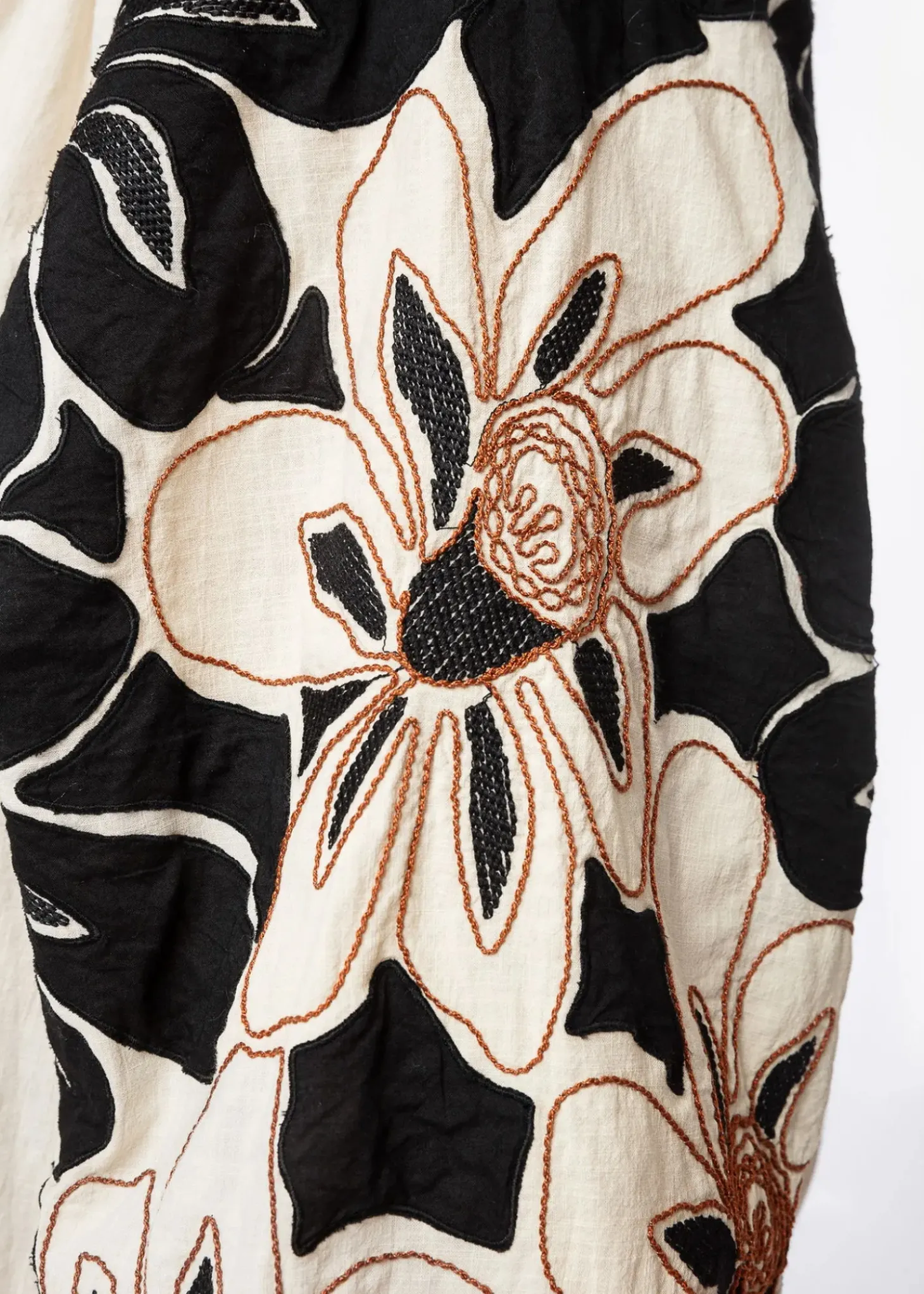 Broderad bomullsblus med puffärm