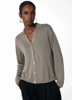 Enfärgad cardigan med krage