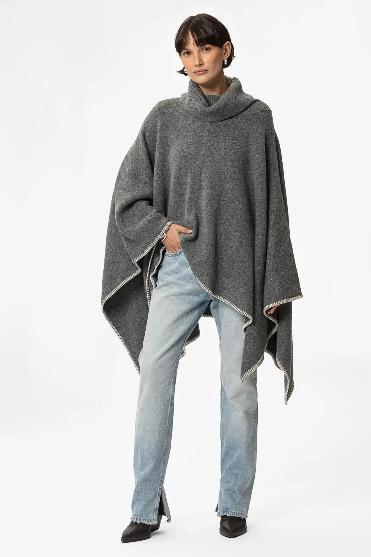 Grå poncho