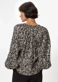 Mönstrad blus
