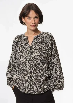Mönstrad blus