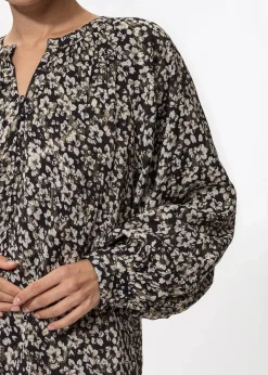 Mönstrad blus