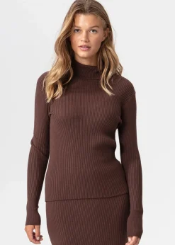 Ribbstickad polotröja