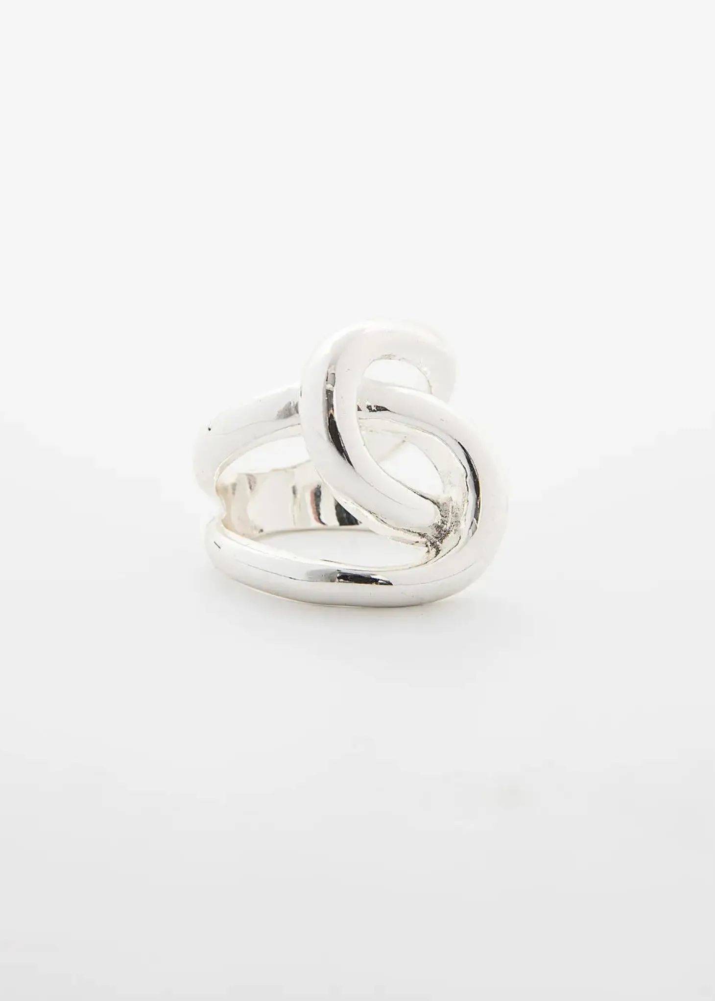 Silverfärgad ring