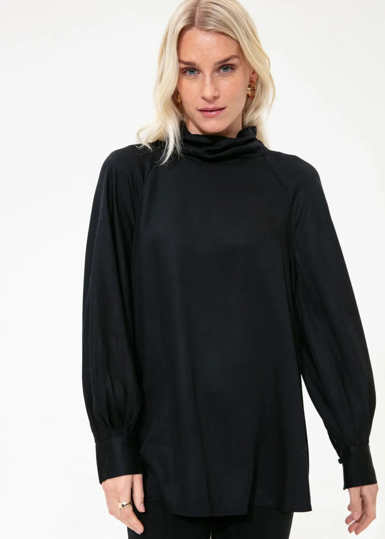 Svart långärmad blus