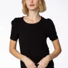 Svart t-shirt med puffärm