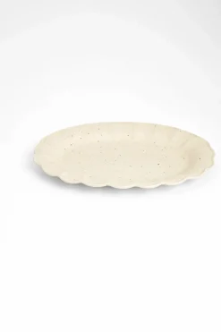 Vågigt serveringsfat i stengods